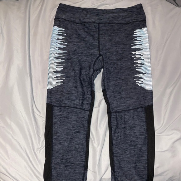 Yoga pants - Picture 1 of 3